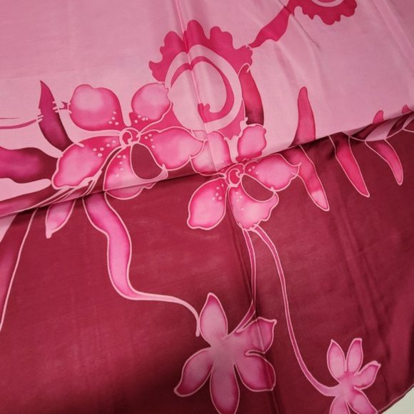 Purple Silk Handpainted Rectangular Scarf in a two tone with a floral motif  NEW - Picture 4 of 8